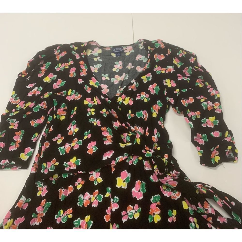 Floral Patterned Romper - Picture 4 of 10